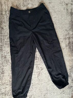 NWOT LIGHTWEIGHT CARGO PANTS SIZE L